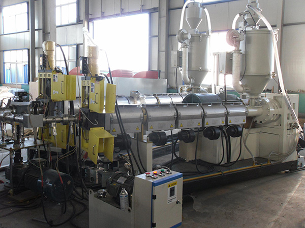 What is plastic pipe extrusion equipment?
